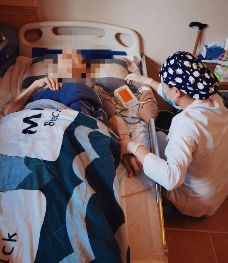 手機(jī)下單，護(hù)理到家！“西安國際醫(yī)學(xué)中心互聯(lián)網(wǎng)醫(yī)院上門護(hù)理服務(wù)”歡迎來約