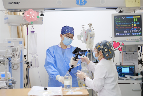 身心同救！重癥病房里的“祛病”與“醫(yī)心”